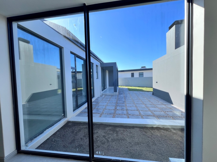 4 Bedroom Property for Sale in Oubaai Western Cape